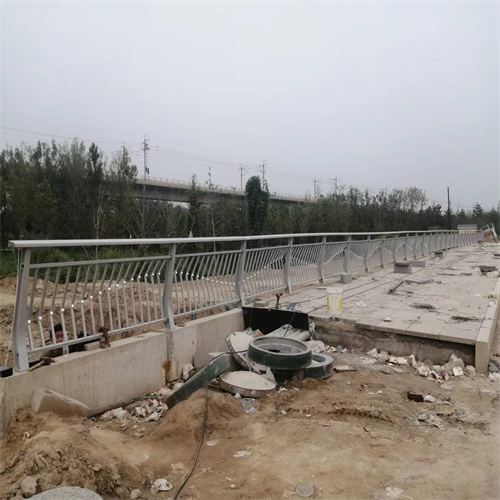 不锈钢桥梁护栏安装批发价格设计合理