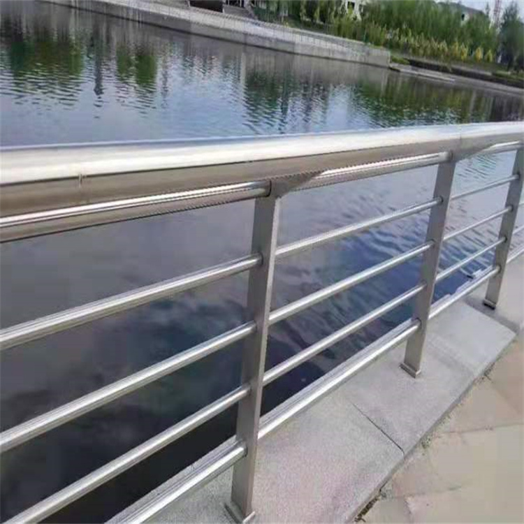 桥梁河道道路护栏安装方便品质值得信赖