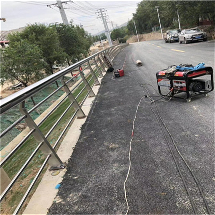 桥梁不锈钢防撞栏杆单价多少钱当地品牌