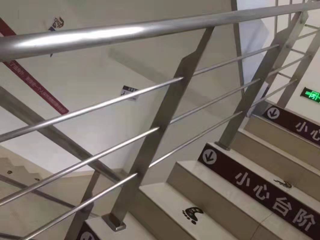 防撞桥梁栅栏发货速度快本地经销商