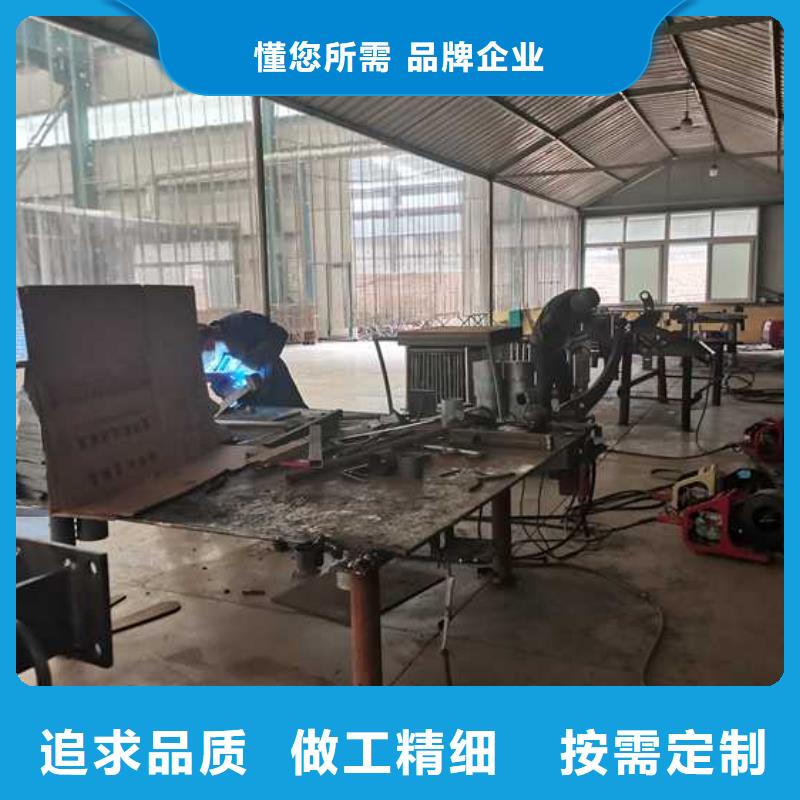 不锈钢碳素钢复合管护栏规格齐全应用范围广泛