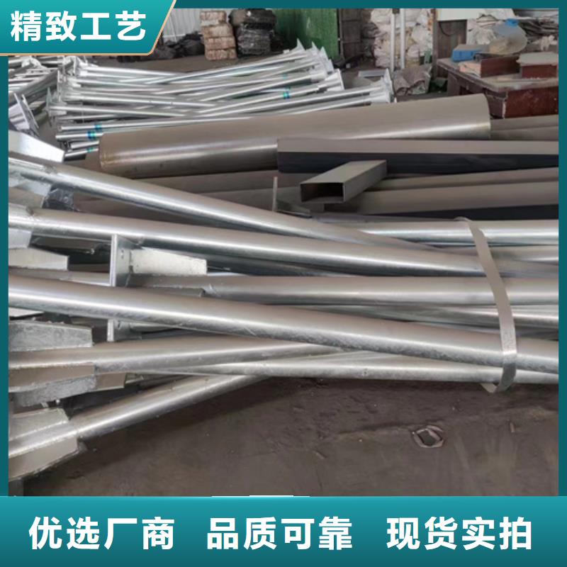 波形梁钢护栏
一米多少钱？为品质而生产