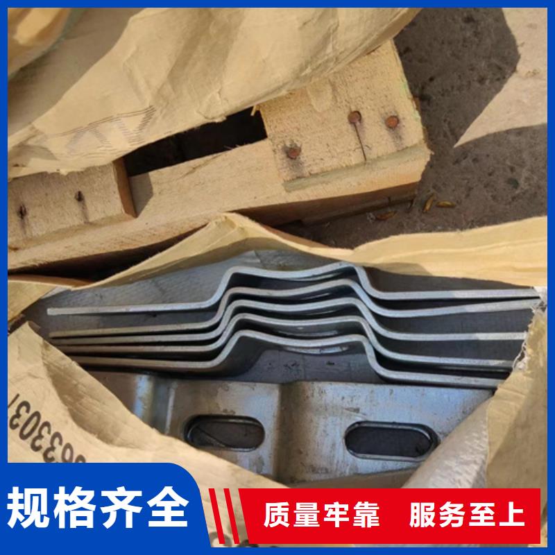 波形护栏板每公里多少钱？出货及时