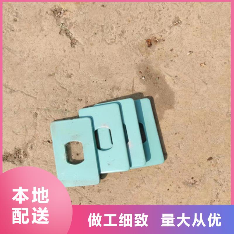 四横梁金属梁柱式桥梁护栏每公里多少钱？好产品好服务