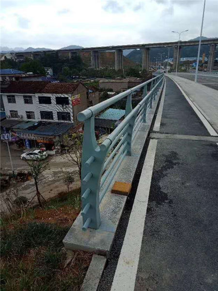 Q355B防撞道路护栏全国大量供货厂家直销放心