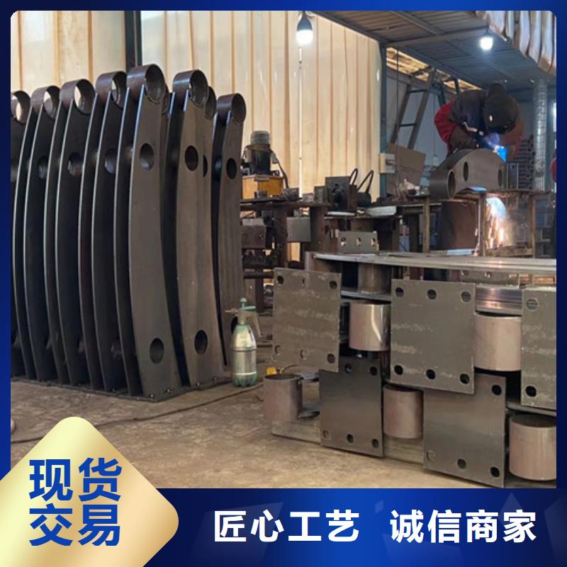 道路护栏国道抗冲击围栏用心服务设计合理