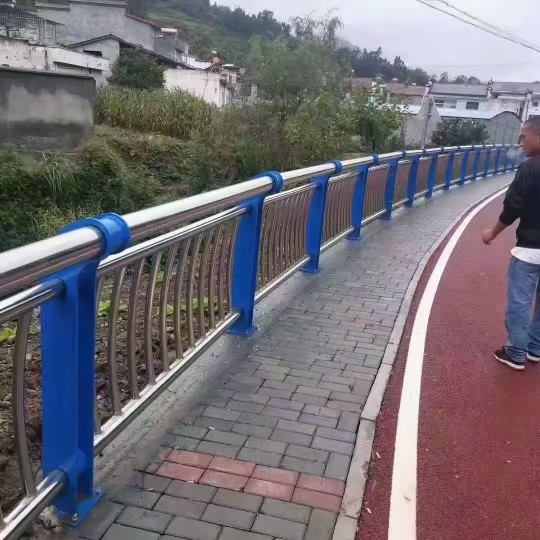 不锈钢复合管放心选购当地供应商