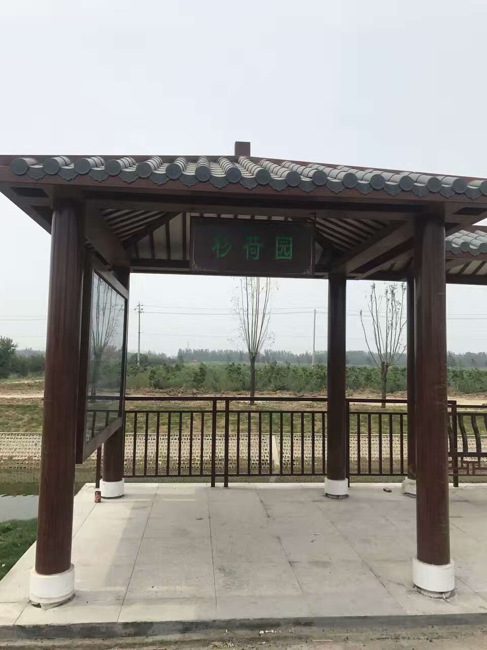 公交站台_广告灯箱多家仓库发货本地生产厂家