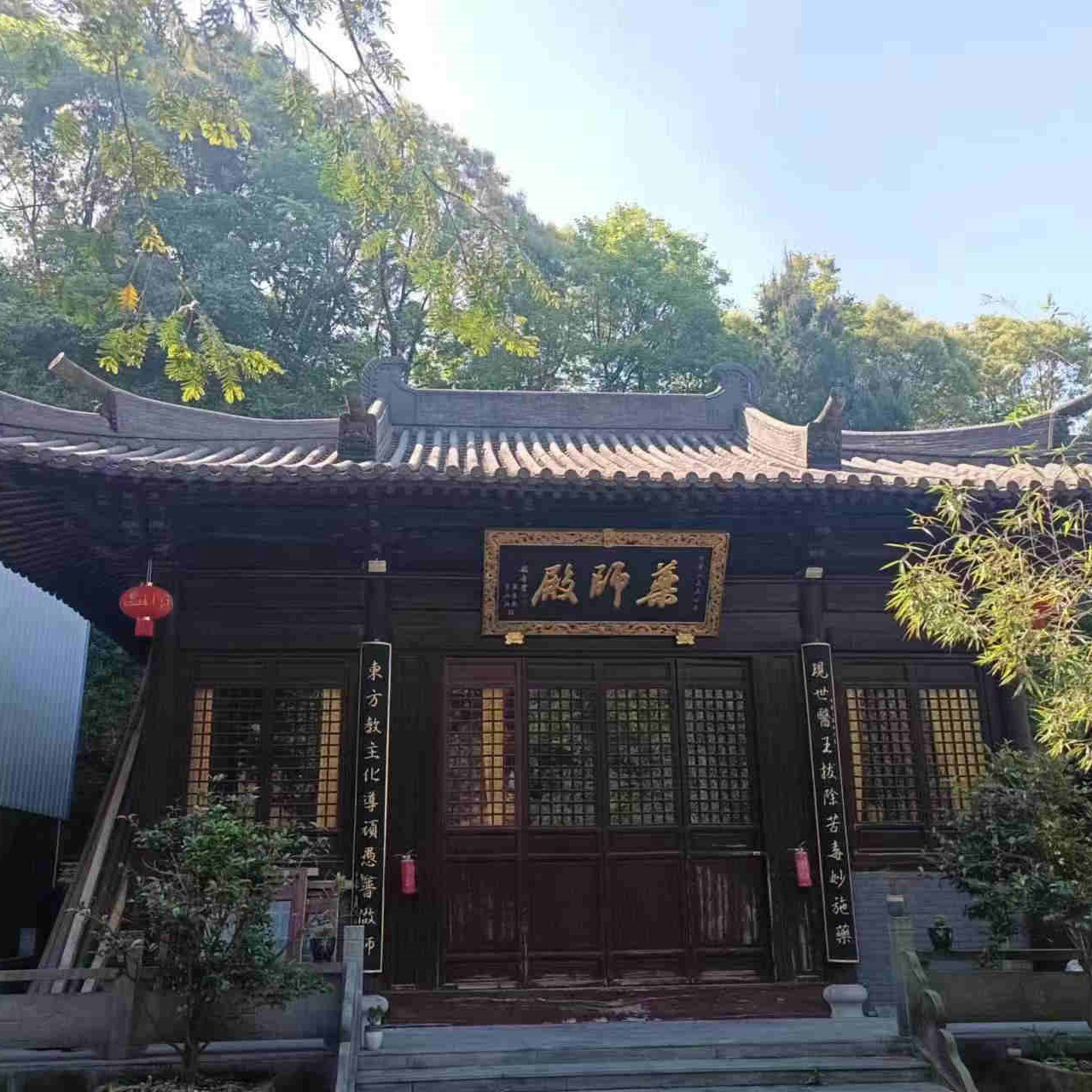 宜兴陶土瓦 丁山琉璃瓦现货供应_规格全厂家采购