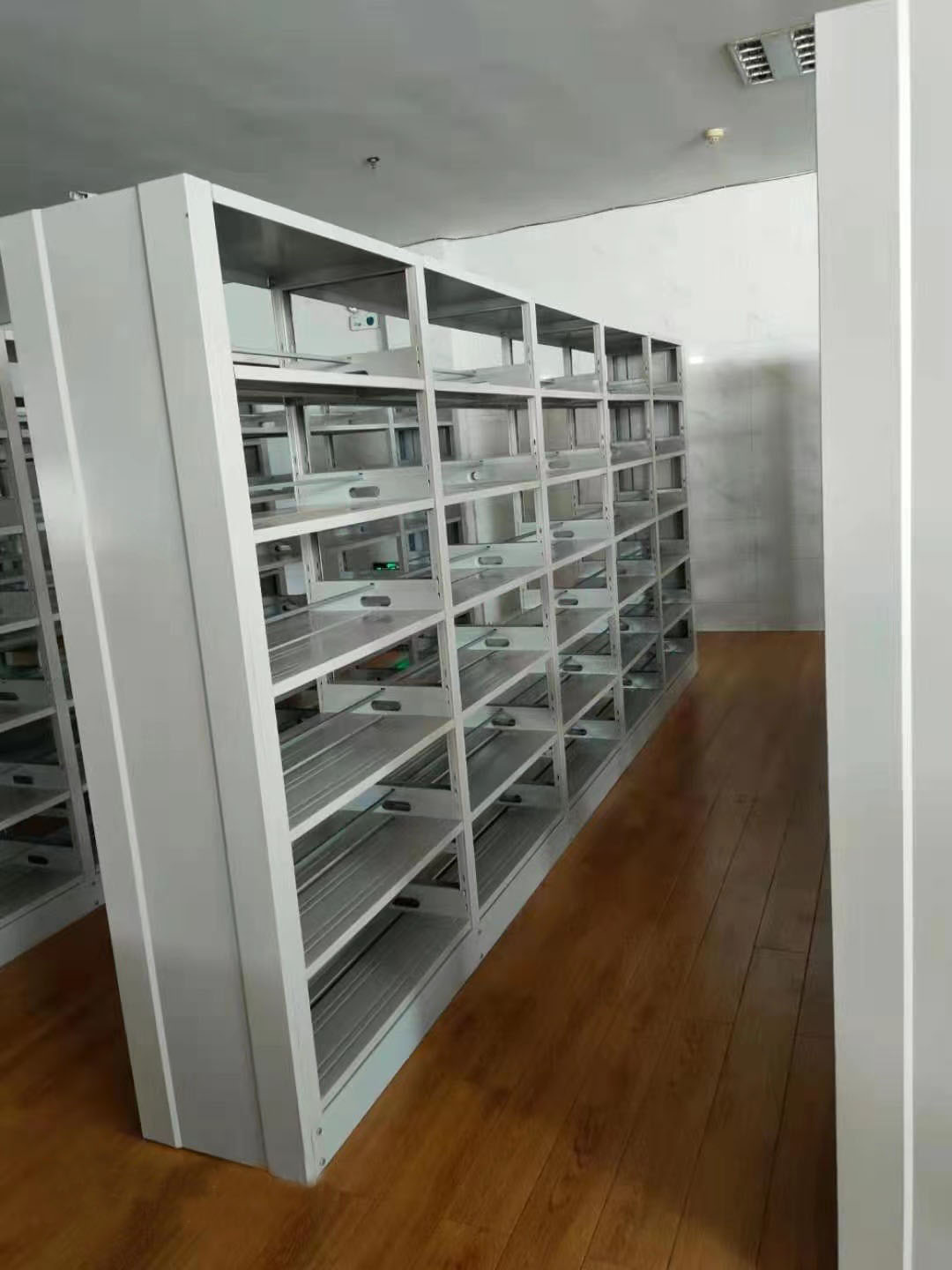 钢制书架畅销全国专心专注专业
