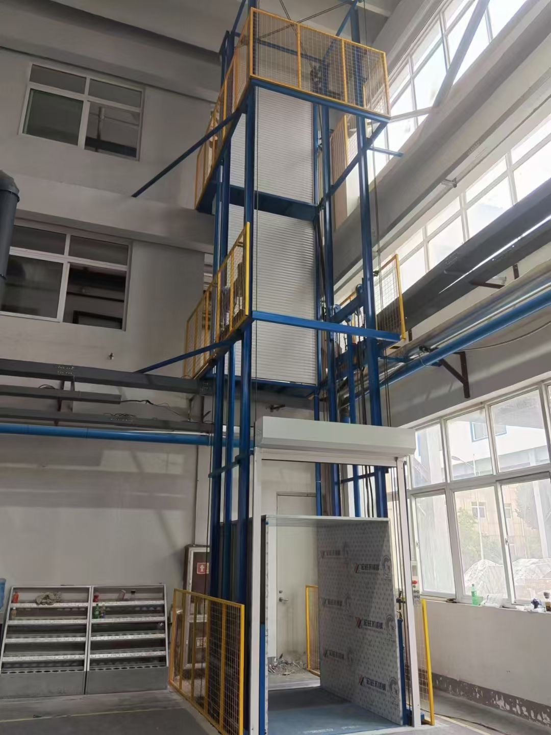 2吨导轨式升降平台报价真材实料加工定制