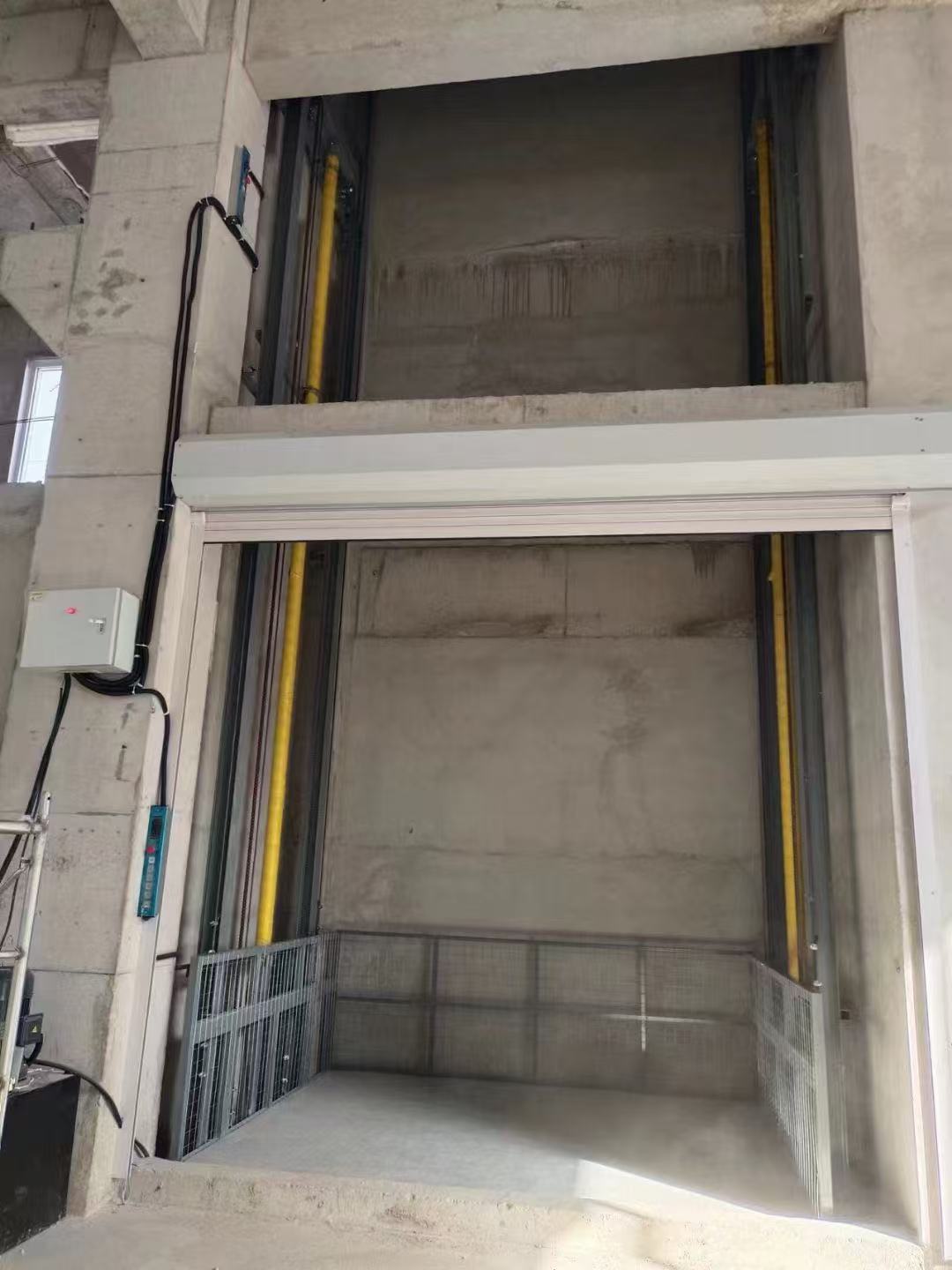 二层导轨式升降机厂家直销实拍展现